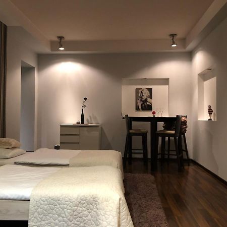 イェレニャ・グーラApartament Tiptonアパートメント エクステリア 写真