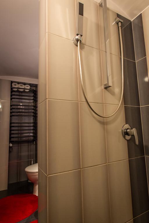イェレニャ・グーラApartament Tiptonアパートメント エクステリア 写真